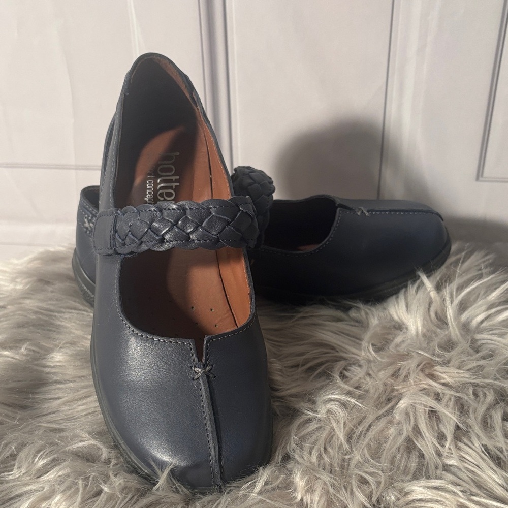 NWOT Hotter Women's Shake II Shoes Mary Jane Navy Blue Size 5.5